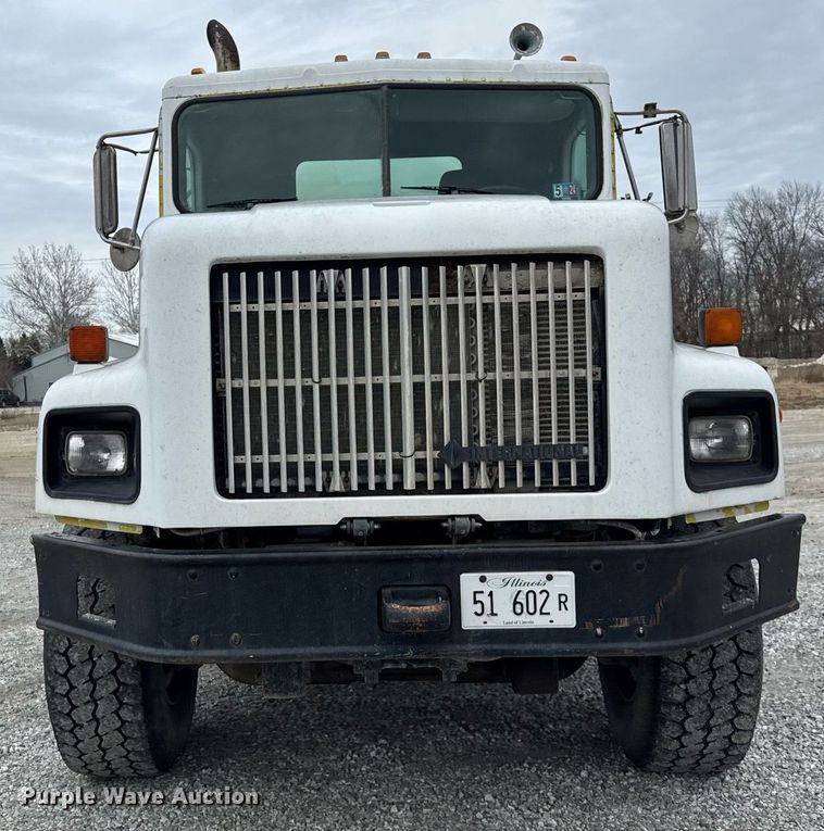 image for item DH9840 1999 International Paystar 5000 ready mix truck