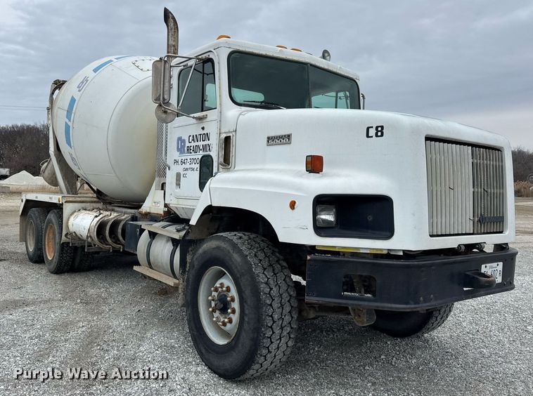 image for item DH9840 1999 International Paystar 5000 ready mix truck