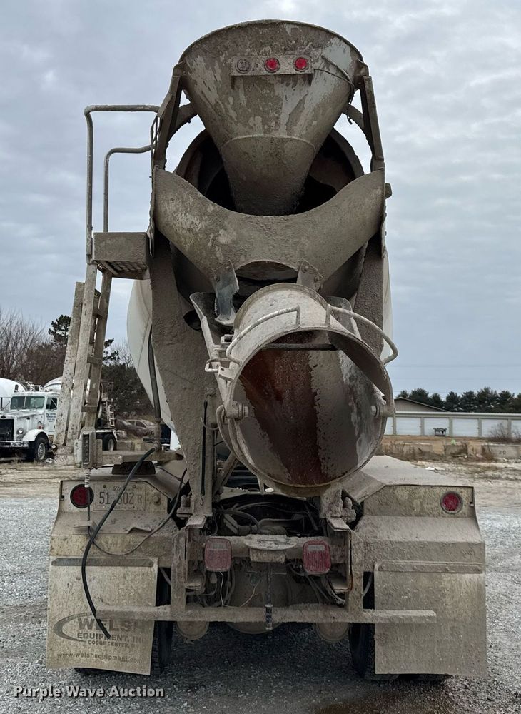 image for item DH9840 1999 International Paystar 5000 ready mix truck