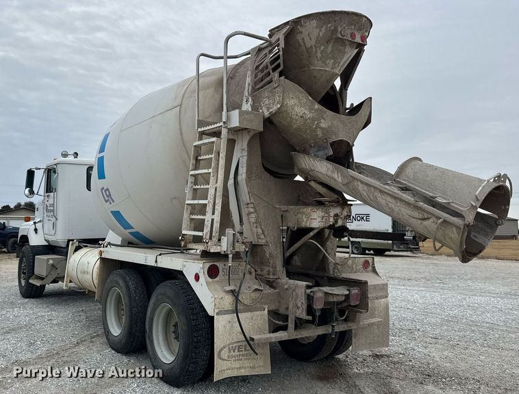 image for item DH9840 1999 International Paystar 5000 ready mix truck