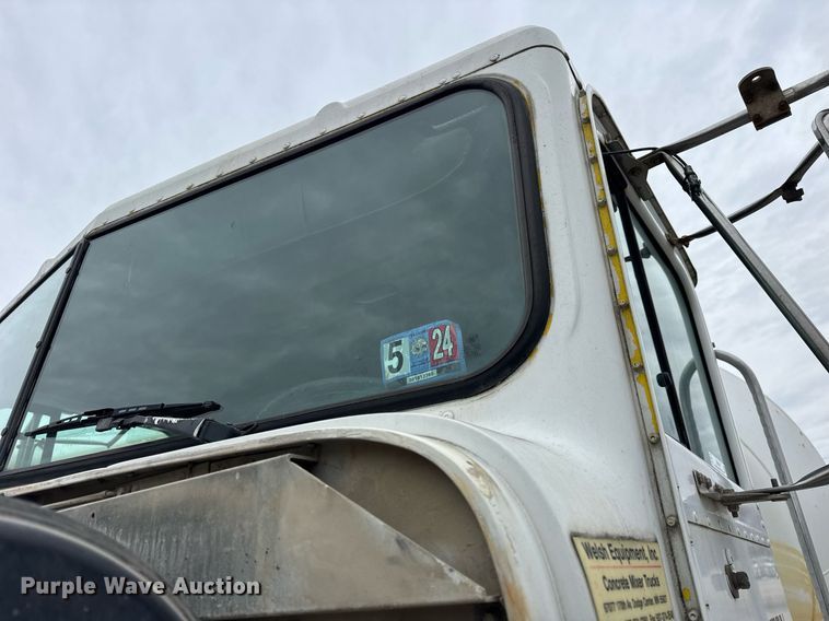 image for item DH9840 1999 International Paystar 5000 ready mix truck