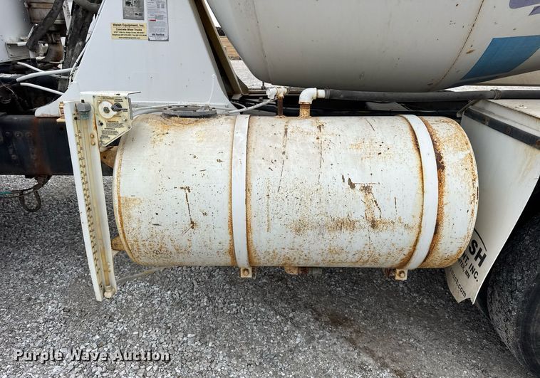 image for item DH9840 1999 International Paystar 5000 ready mix truck