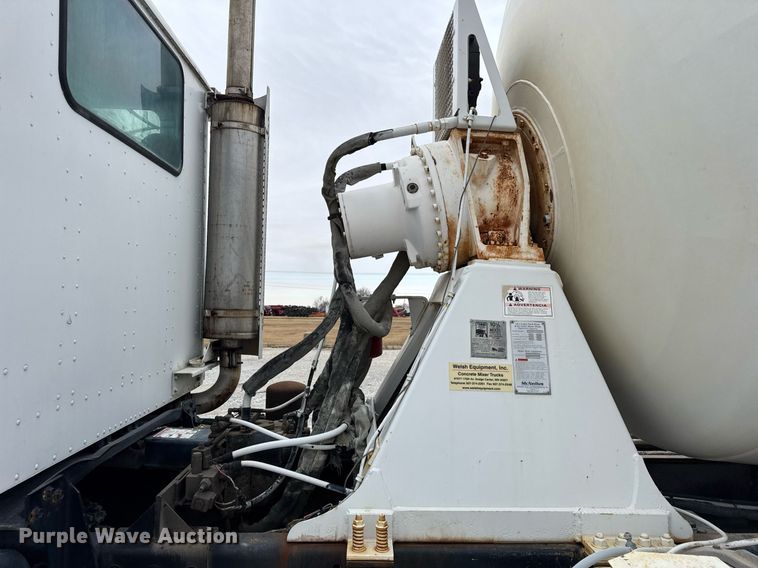 image for item DH9840 1999 International Paystar 5000 ready mix truck