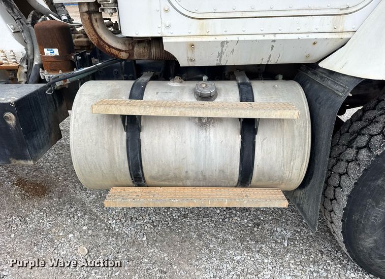 image for item DH9840 1999 International Paystar 5000 ready mix truck