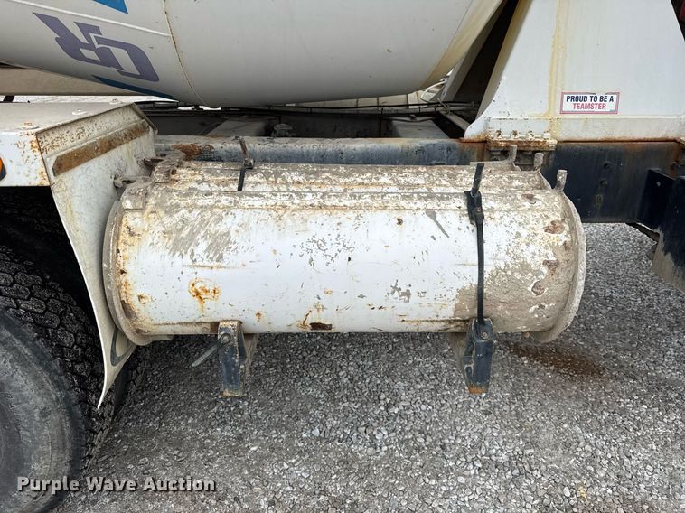 image for item DH9840 1999 International Paystar 5000 ready mix truck