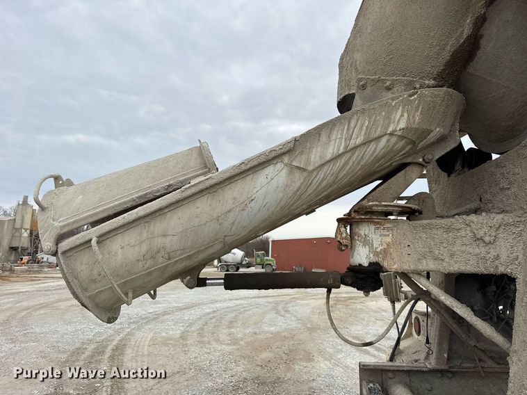 image for item DH9840 1999 International Paystar 5000 ready mix truck