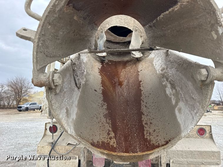 image for item DH9840 1999 International Paystar 5000 ready mix truck