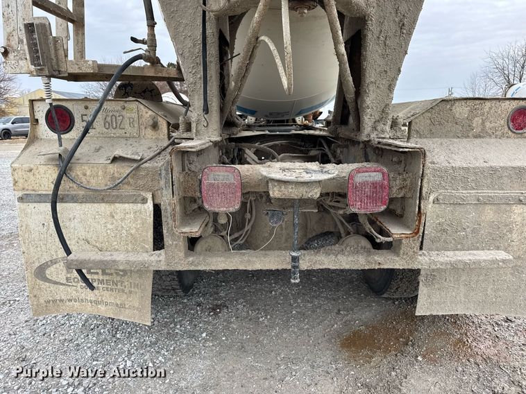 image for item DH9840 1999 International Paystar 5000 ready mix truck