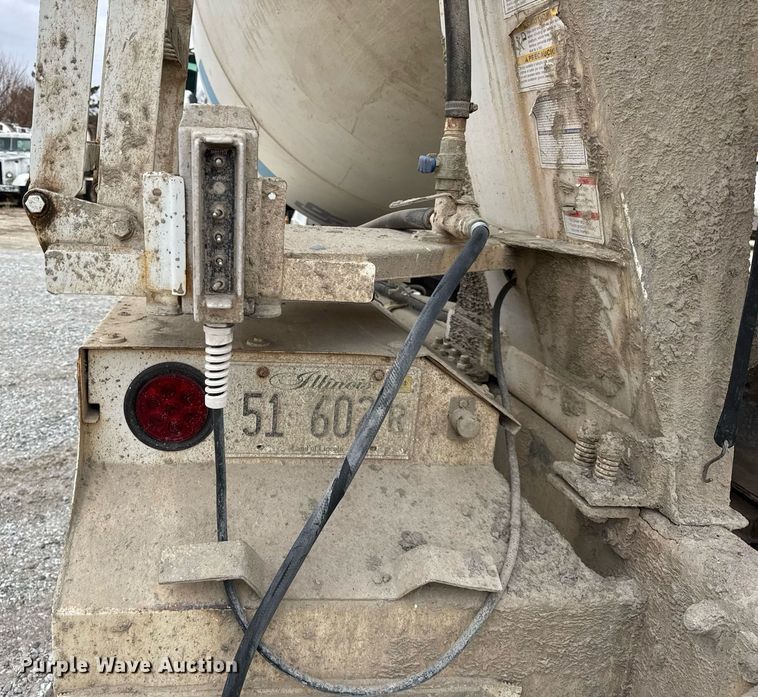 image for item DH9840 1999 International Paystar 5000 ready mix truck