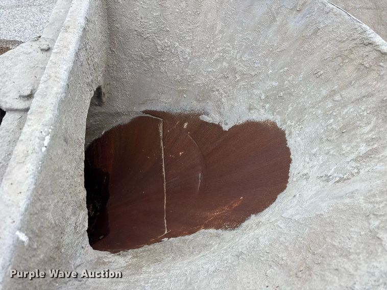 image for item DH9840 1999 International Paystar 5000 ready mix truck