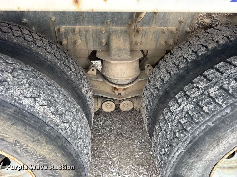 image for item DH9840 1999 International Paystar 5000 ready mix truck