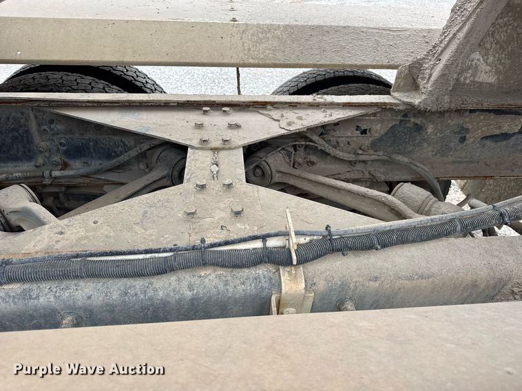 image for item DH9840 1999 International Paystar 5000 ready mix truck