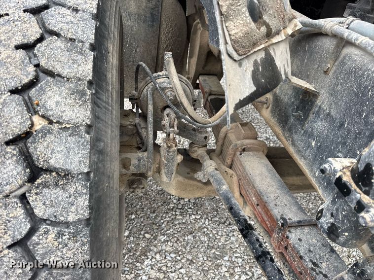 image for item DH9840 1999 International Paystar 5000 ready mix truck