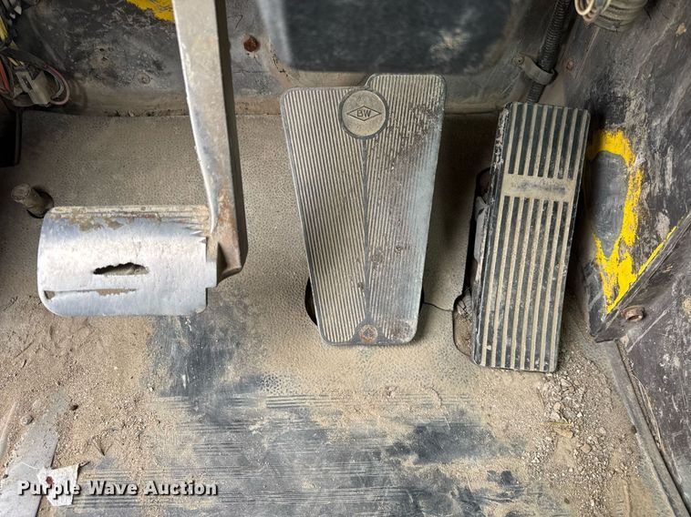 image for item DH9840 1999 International Paystar 5000 ready mix truck