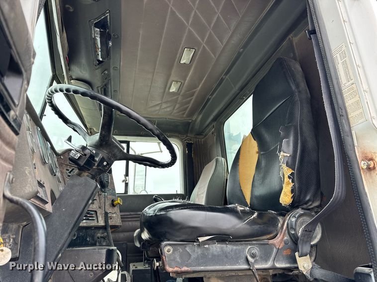 image for item DH9840 1999 International Paystar 5000 ready mix truck