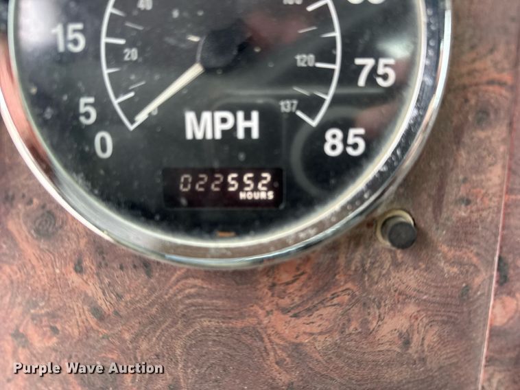 image for item DH9840 1999 International Paystar 5000 ready mix truck