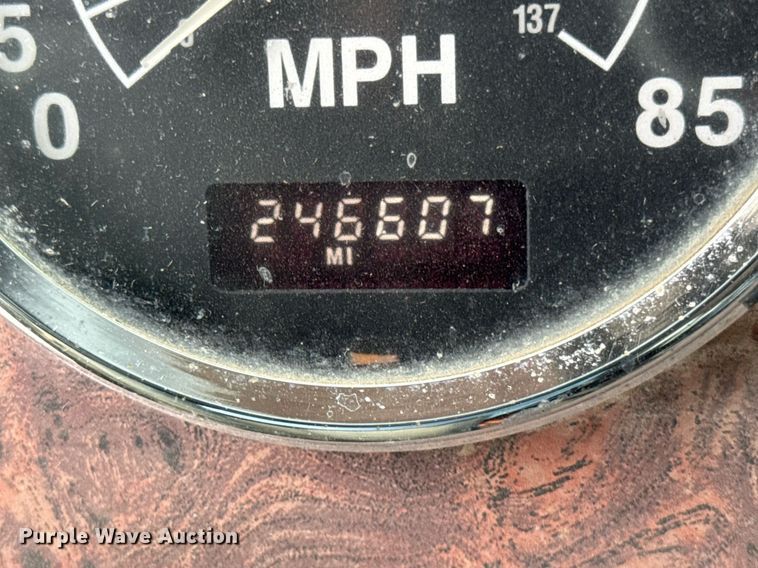 image for item DH9840 1999 International Paystar 5000 ready mix truck