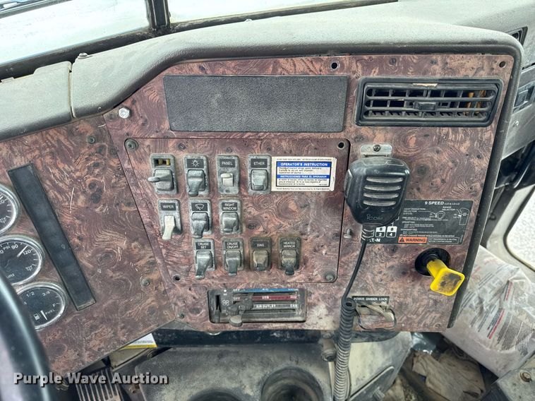 image for item DH9840 1999 International Paystar 5000 ready mix truck