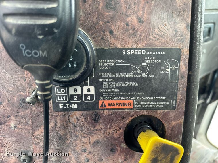 image for item DH9840 1999 International Paystar 5000 ready mix truck