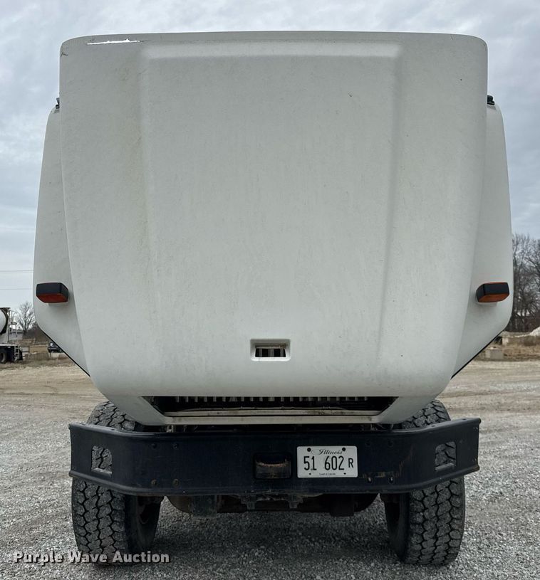 image for item DH9840 1999 International Paystar 5000 ready mix truck