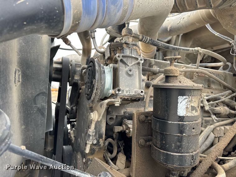 image for item DH9840 1999 International Paystar 5000 ready mix truck