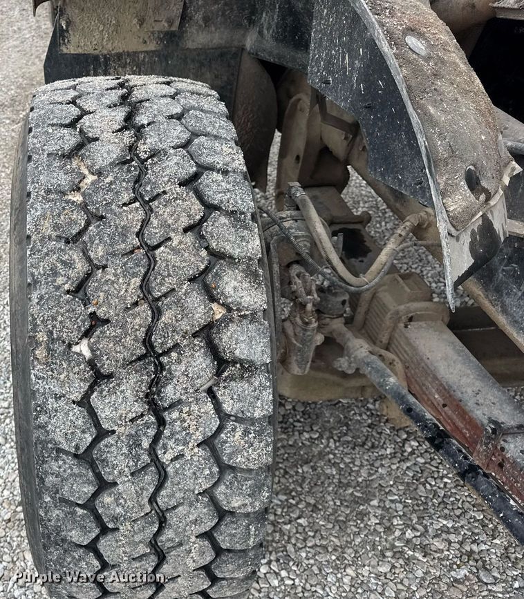 image for item DH9840 1999 International Paystar 5000 ready mix truck