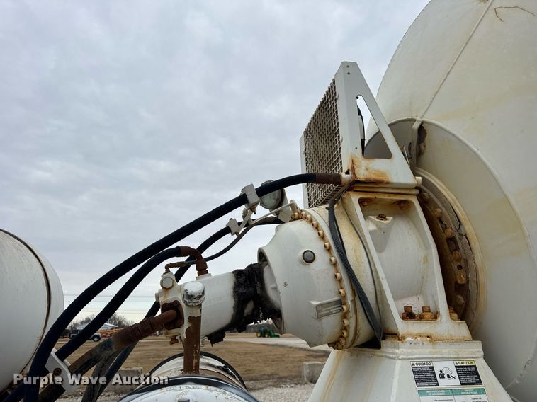 image for item DH9841 2008 Peterbilt 340 ready mix truck