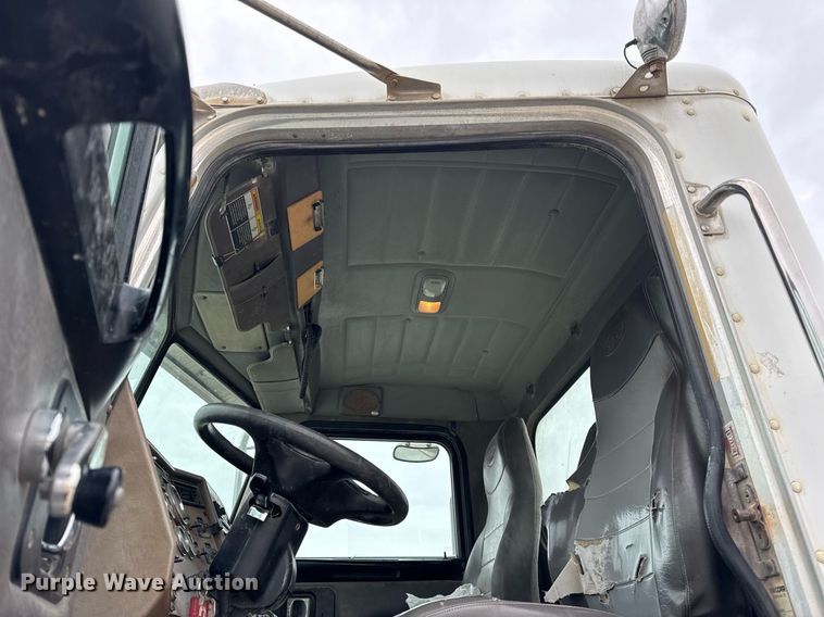 image for item DH9841 2008 Peterbilt 340 ready mix truck