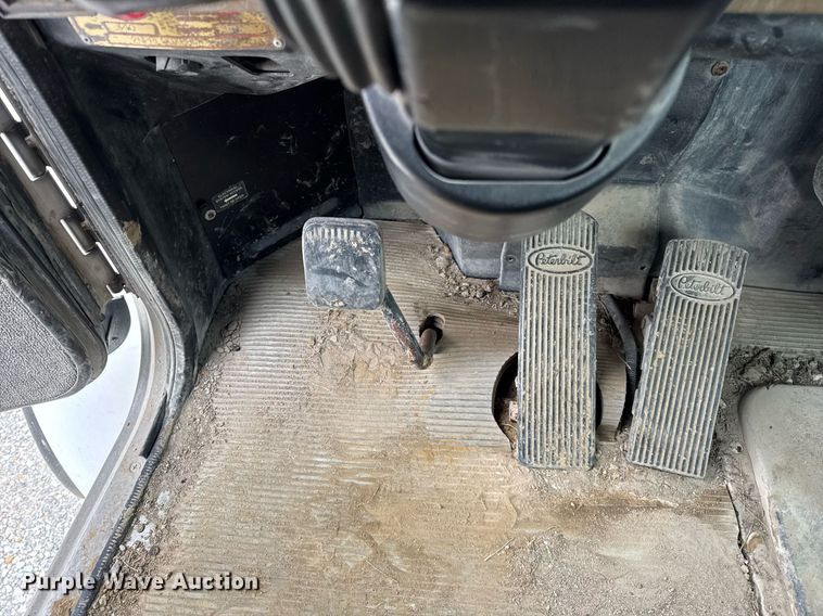 image for item DH9841 2008 Peterbilt 340 ready mix truck