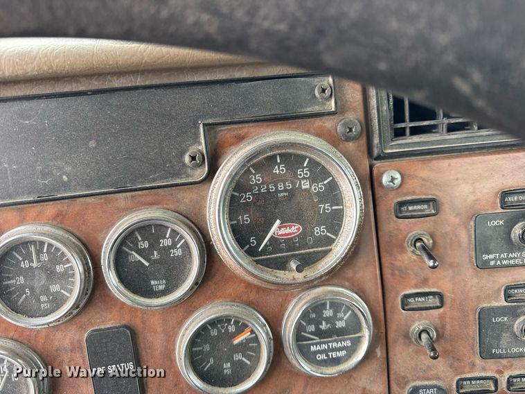 image for item DH9841 2008 Peterbilt 340 ready mix truck