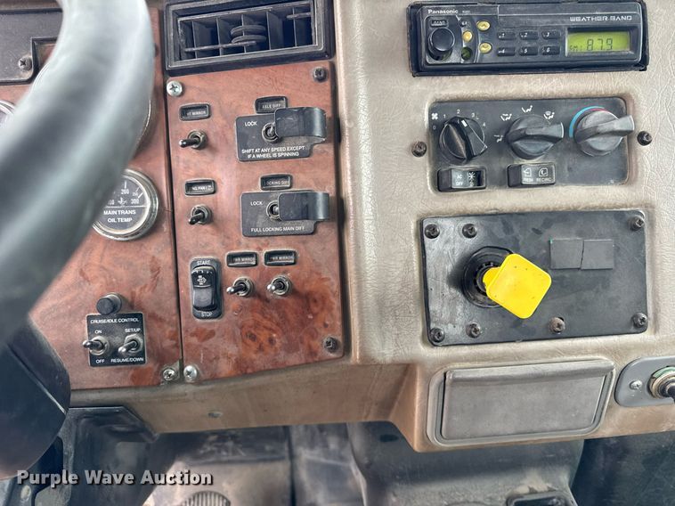 image for item DH9841 2008 Peterbilt 340 ready mix truck