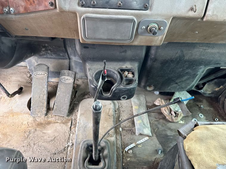 image for item DH9841 2008 Peterbilt 340 ready mix truck