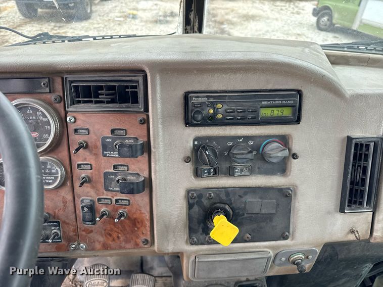 image for item DH9841 2008 Peterbilt 340 ready mix truck