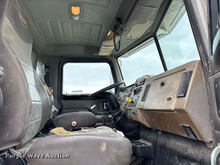 image for item DH9841 2008 Peterbilt 340 ready mix truck