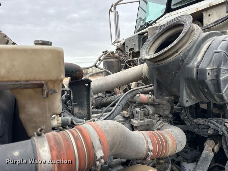 image for item DH9841 2008 Peterbilt 340 ready mix truck