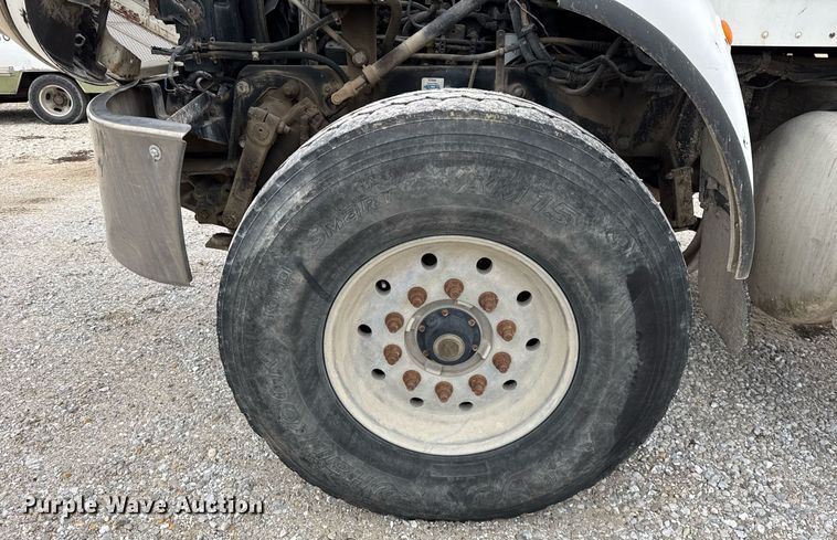 image for item DH9841 2008 Peterbilt 340 ready mix truck