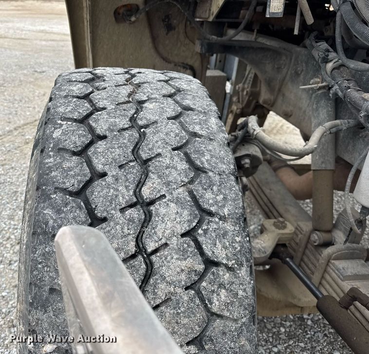 image for item DH9841 2008 Peterbilt 340 ready mix truck