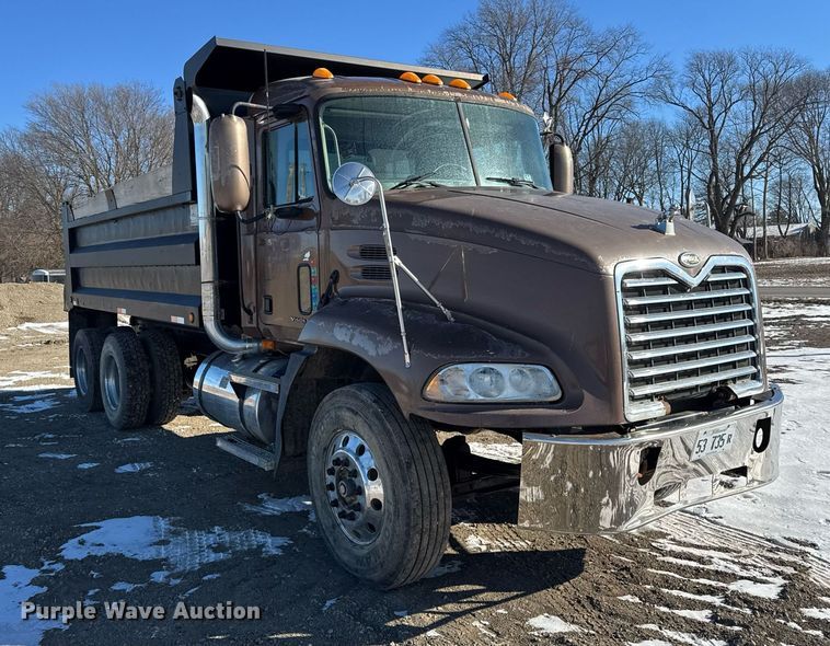 image for item DH9851 2001 Mack CX613 dump truck