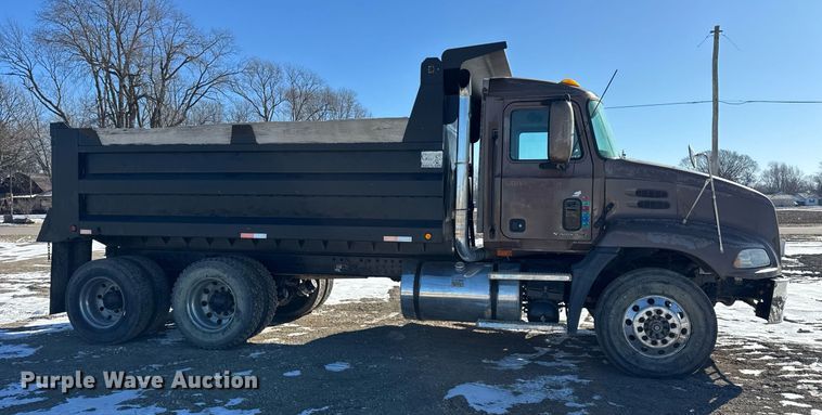image for item DH9851 2001 Mack CX613 dump truck