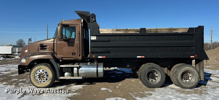image for item DH9851 2001 Mack CX613 dump truck