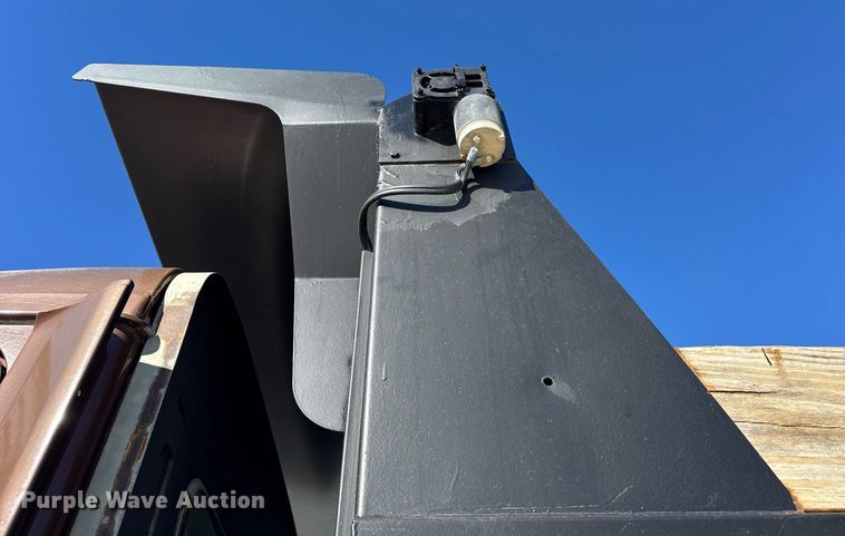 image for item DH9851 2001 Mack CX613 dump truck