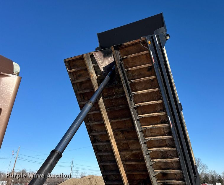 image for item DH9851 2001 Mack CX613 dump truck