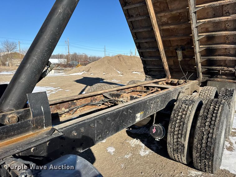 image for item DH9851 2001 Mack CX613 dump truck