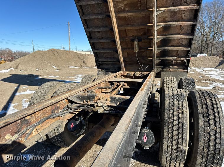 image for item DH9851 2001 Mack CX613 dump truck