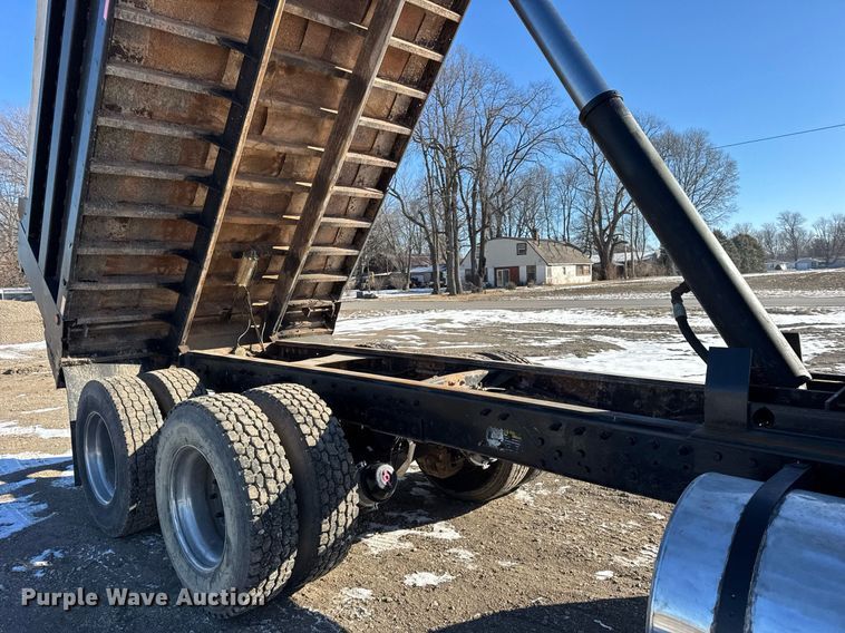 image for item DH9851 2001 Mack CX613 dump truck