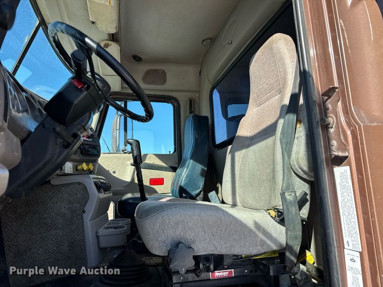 image for item DH9851 2001 Mack CX613 dump truck