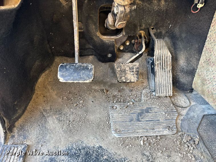 image for item DH9851 2001 Mack CX613 dump truck