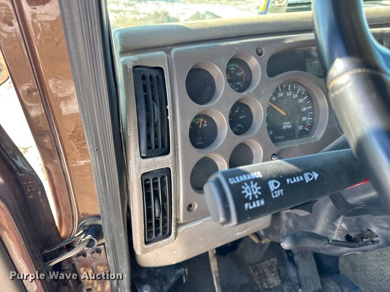 image for item DH9851 2001 Mack CX613 dump truck