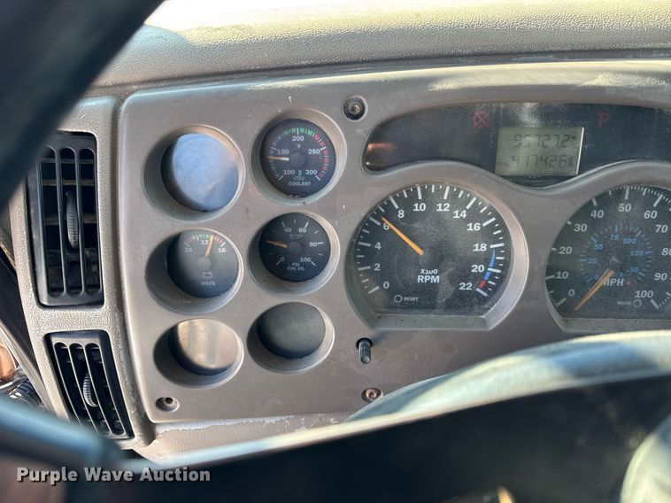 image for item DH9851 2001 Mack CX613 dump truck