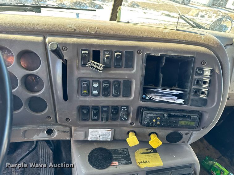 image for item DH9851 2001 Mack CX613 dump truck